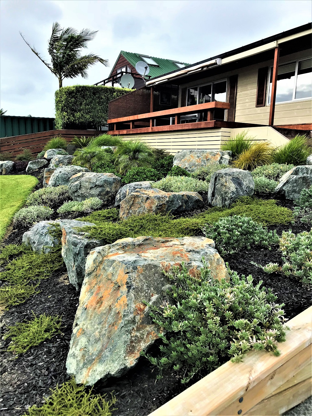 Bill Holden Design and Landscape Ltd Registered Master Landscapers